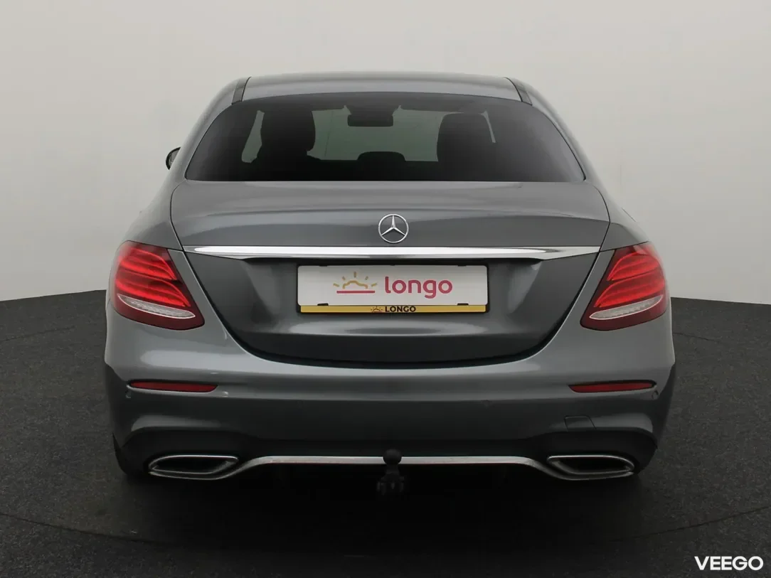 Mercedes-Benz E220 2 143kW