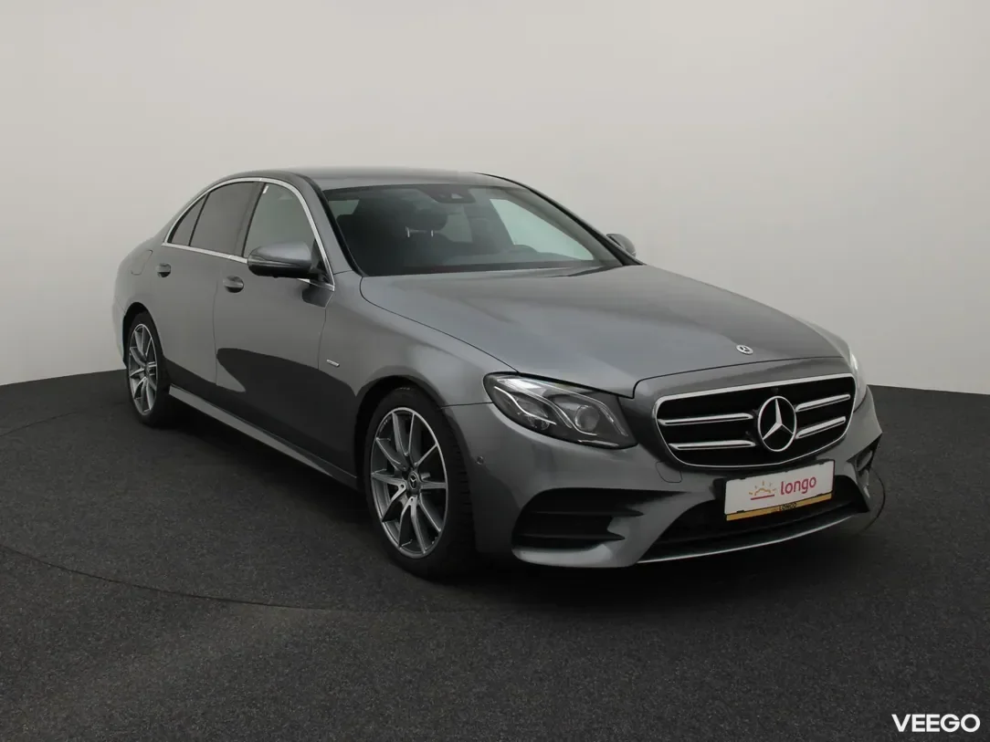 Mercedes-Benz E220 2 143kW