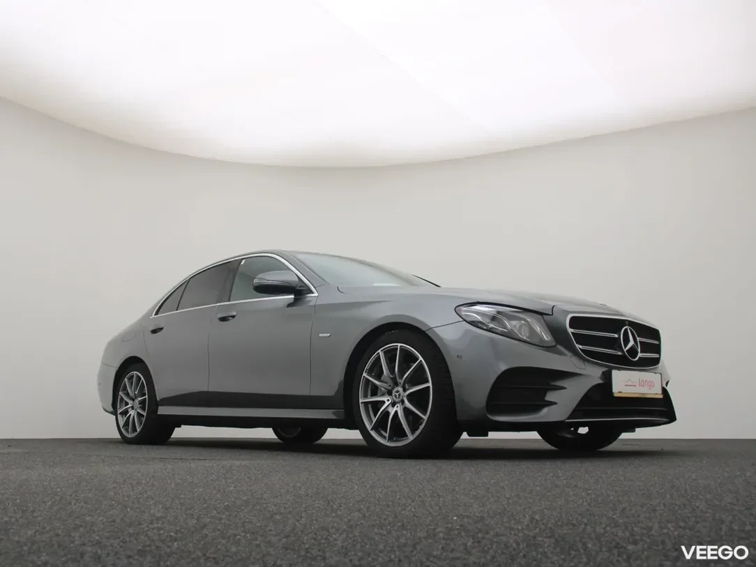 Mercedes-Benz E220 2 143kW