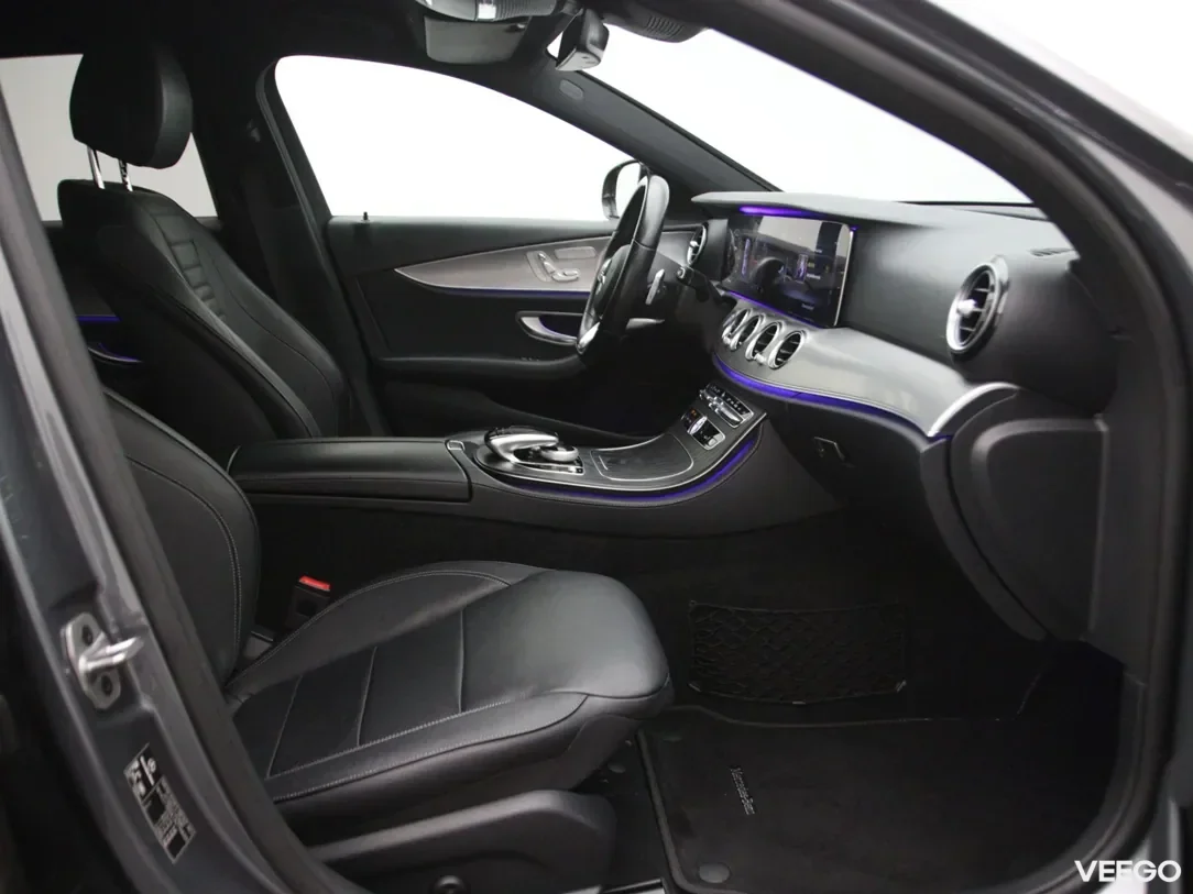 Mercedes-Benz E220 2 143kW