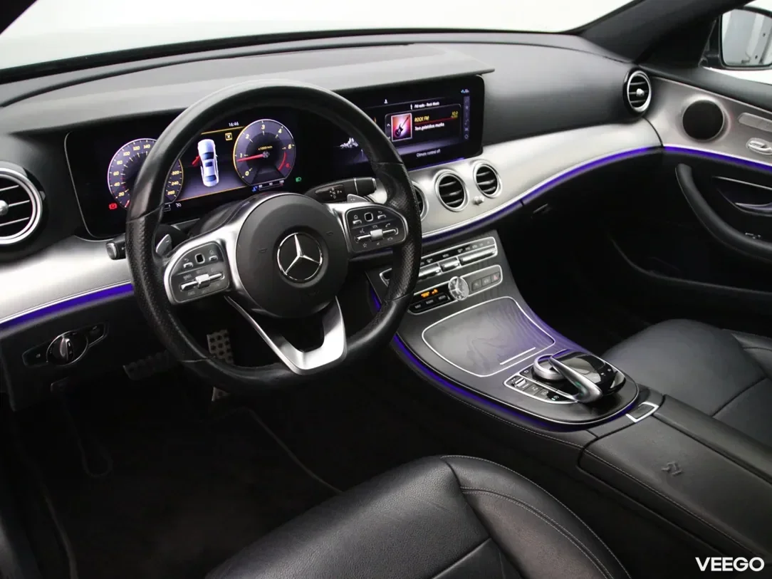 Mercedes-Benz E220 2 143kW