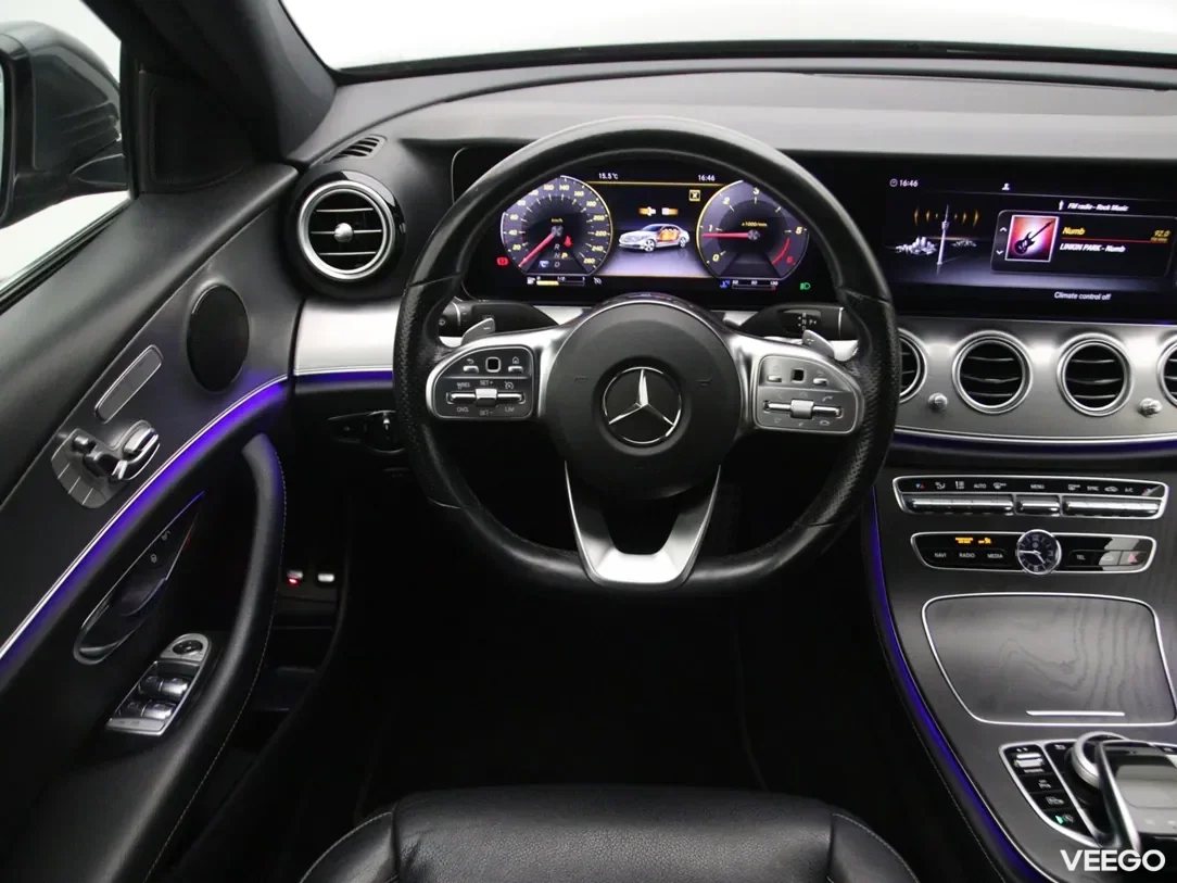 Mercedes-Benz E220 2 143kW