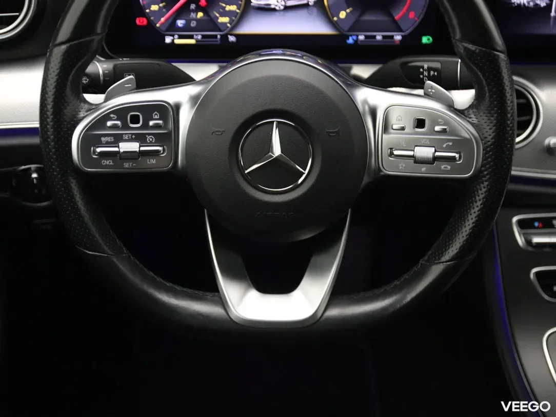 Mercedes-Benz E220 2 143kW