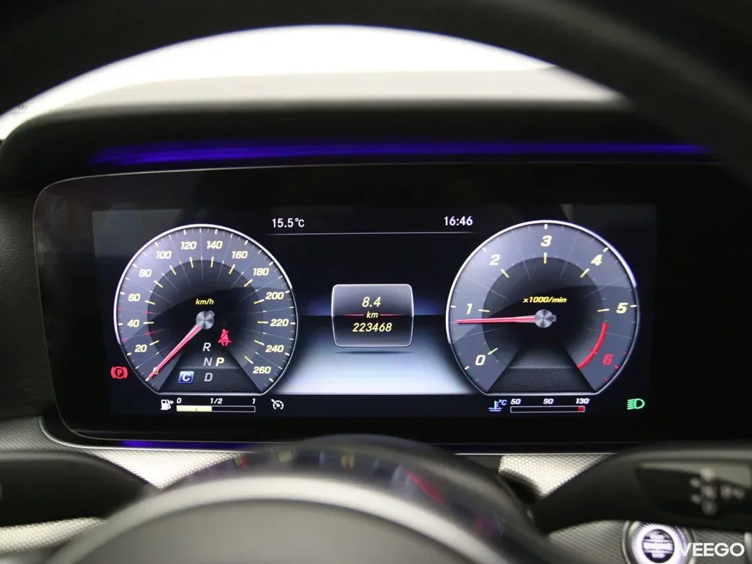 Mercedes-Benz E220 2 143kW