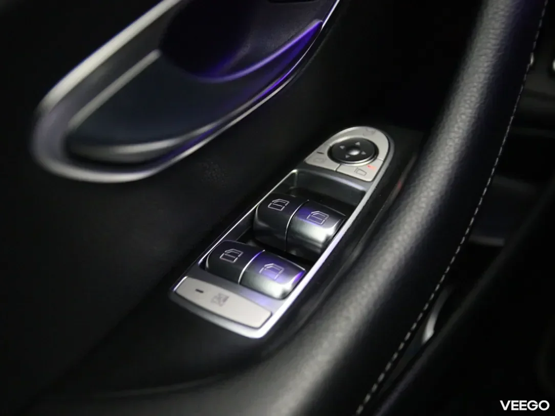 Mercedes-Benz E220 2 143kW