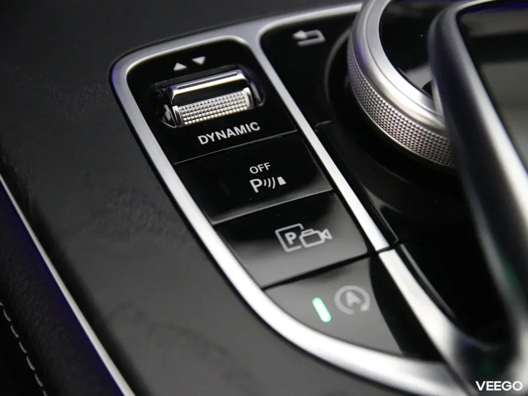 Mercedes-Benz E220 2 143kW