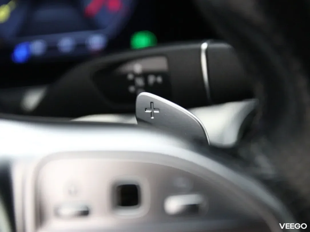 Mercedes-Benz E220 2 143kW