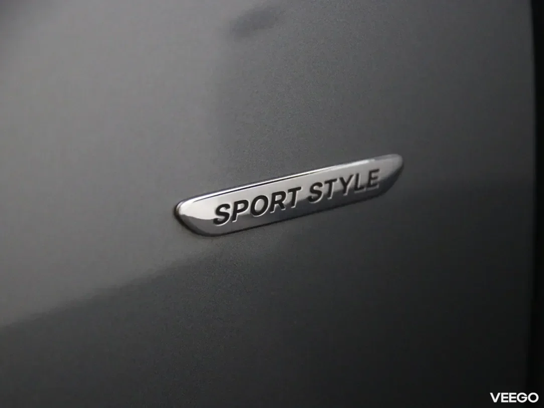 Mercedes-Benz E220 2 143kW