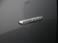 Mercedes-Benz E220 2 143kW thumbnail