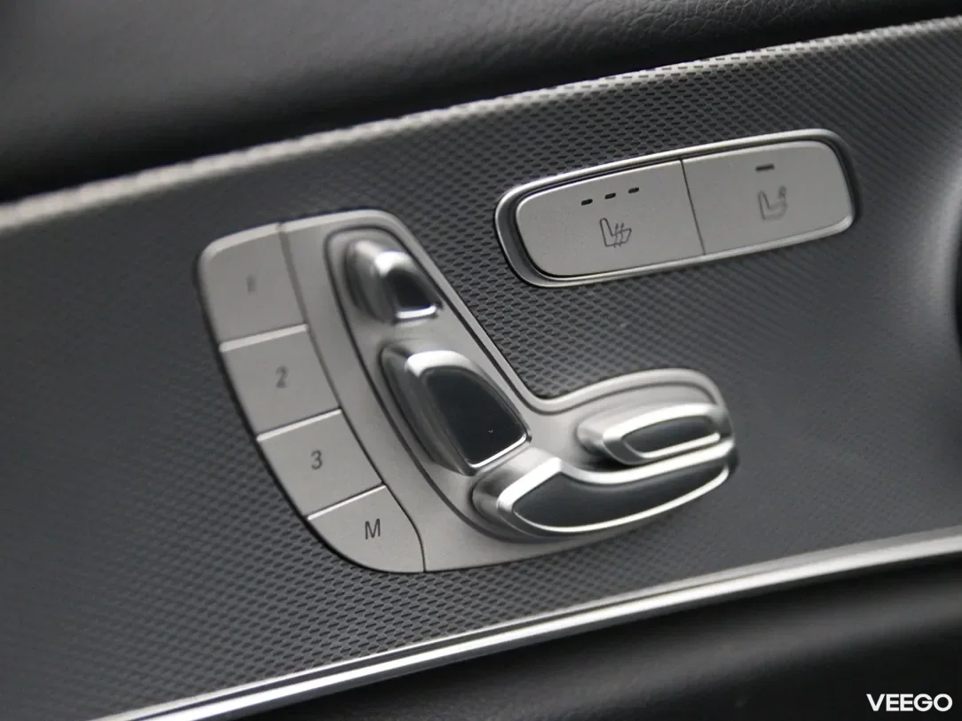 Mercedes-Benz E220 2 143kW