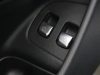 Mercedes-Benz E220 2 143kW thumbnail