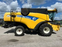 New Holland CX 860 265kW thumbnail