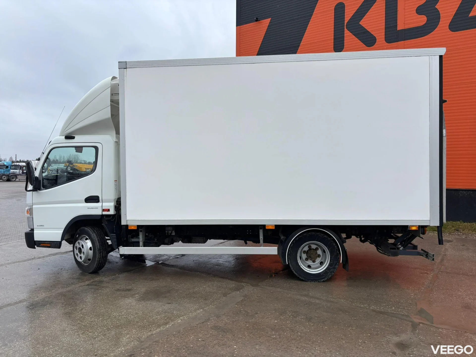 Mitsubishi Fuso Canter THERMOKING V-500 Max / BOX L=4359 mm 175kW