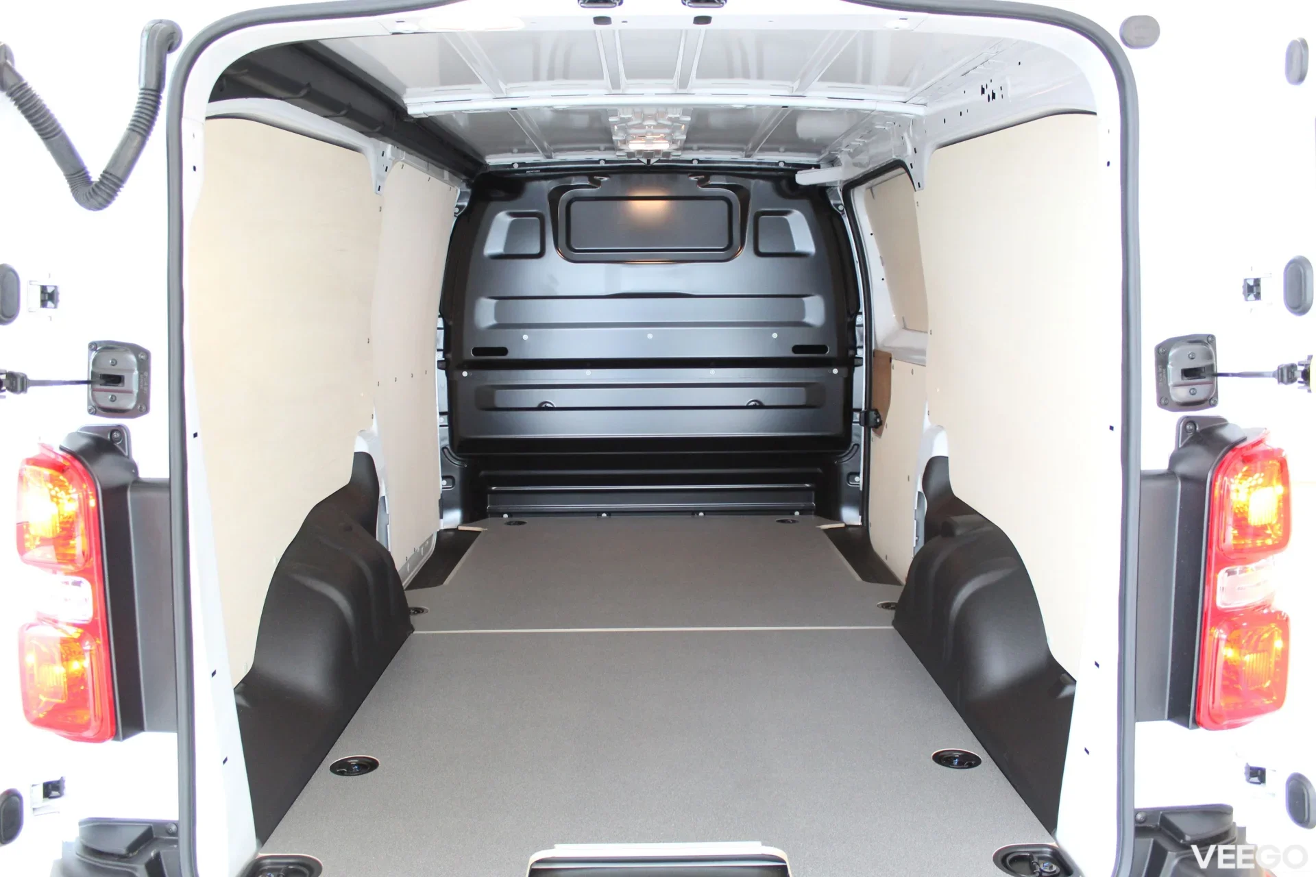 Toyota Proace Professional Long Singl doors -4D 2 106kW