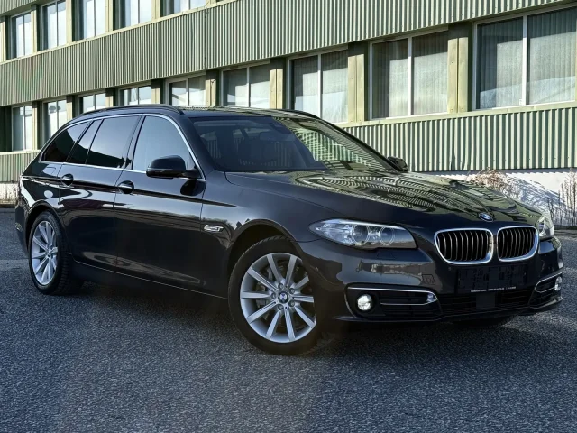 Image of BMW 530 D Touring Luxury Sportpakett 3 190kW