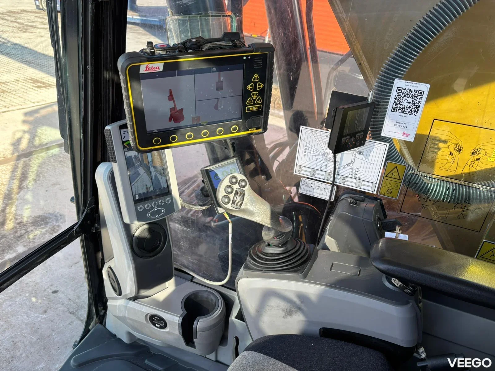 Caterpillar 320 2 BUCKETS / 3D / TILTROTATOR / AC / CENTRAL LUBRICATION 122kW