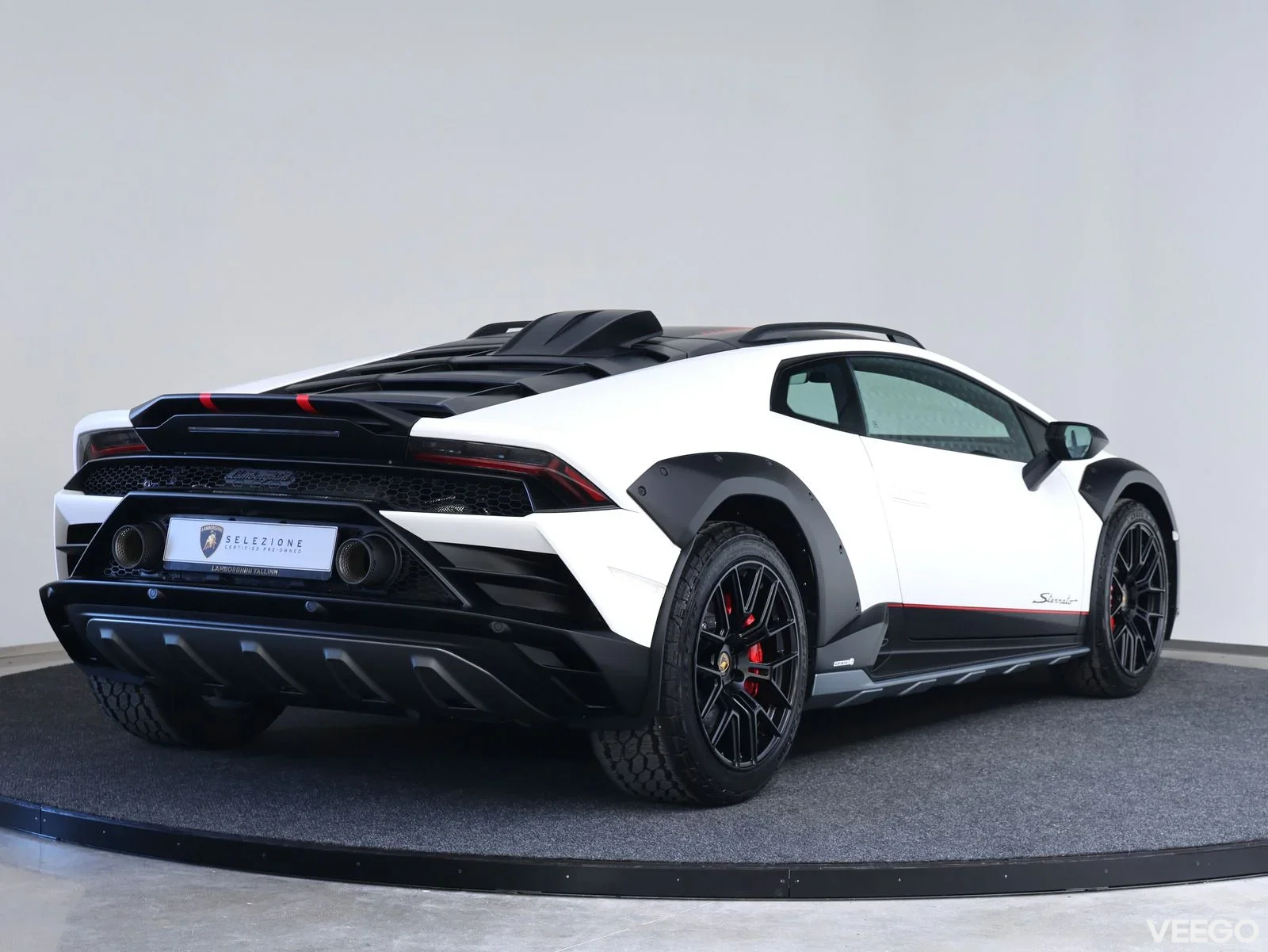 Lamborghini Huracan Sterrato 5.2 449kW