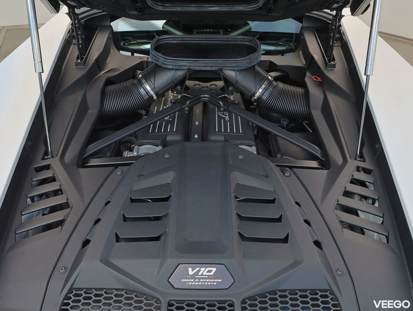 Lamborghini Huracan Sterrato 5.2 449kW