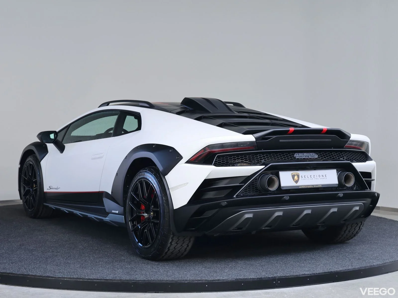 Lamborghini Huracan Sterrato 5.2 449kW