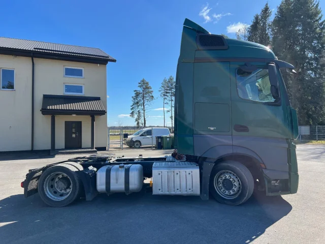 Image of Mercedes-Benz Actros 265kW