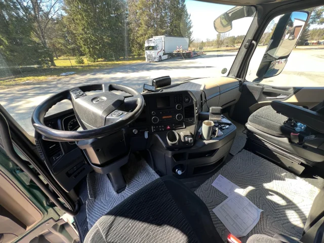 Image of Mercedes-Benz Actros 265kW
