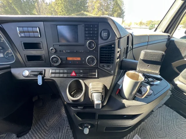 Image of Mercedes-Benz Actros 265kW