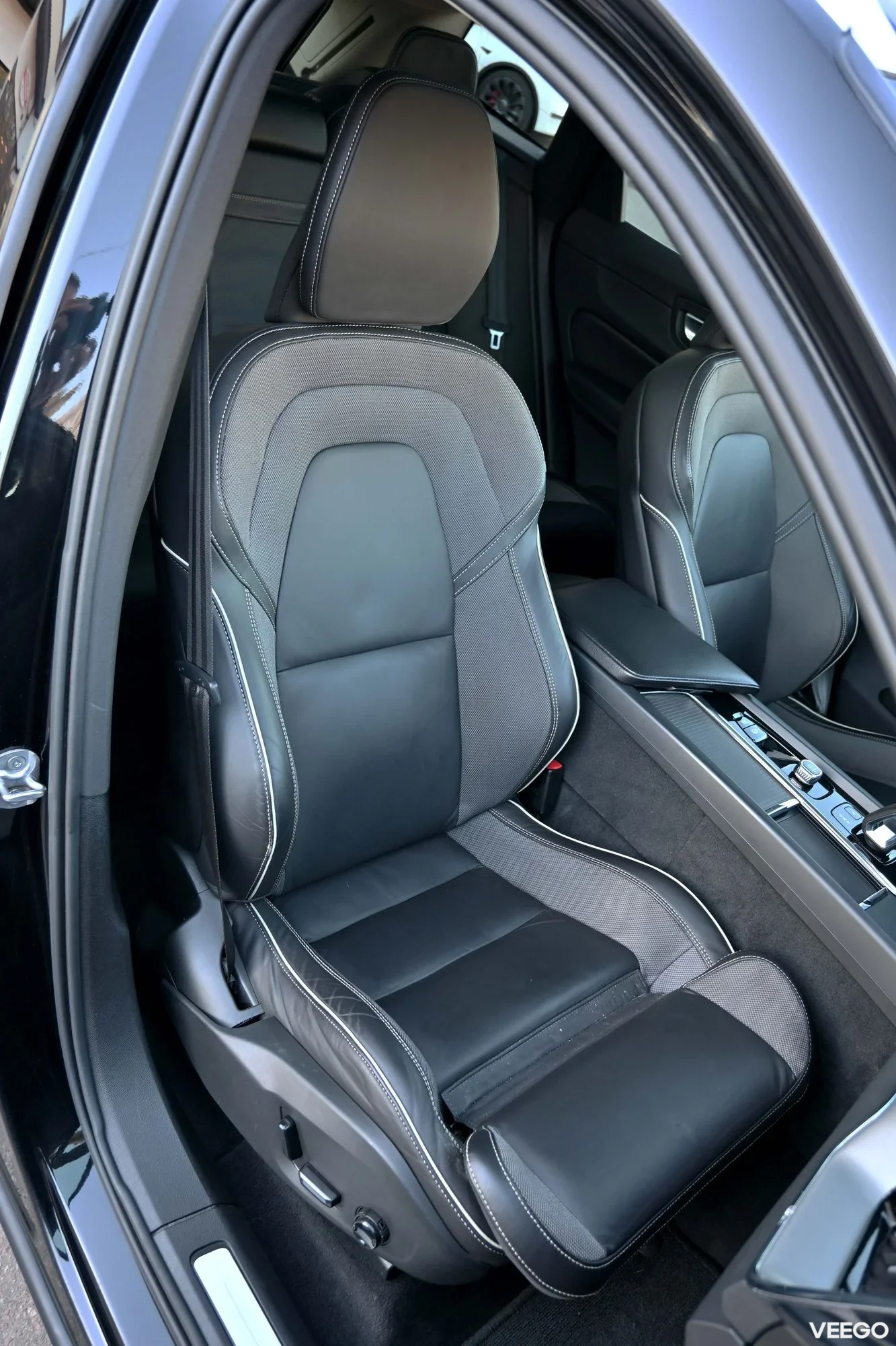 Volvo XC60 AWD INTELLI SAFE MY22 2 293kW