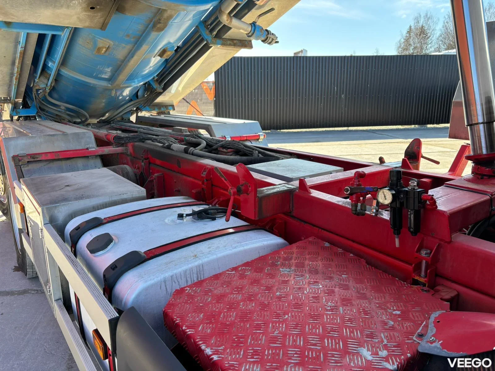 SCANIA P400 Korp&Son ADR tank 13000 l ( 3000+10000 l ) / vacuum CVS / pressure Pratissol KF36 - 152 l/min - 130 bar 400kW
