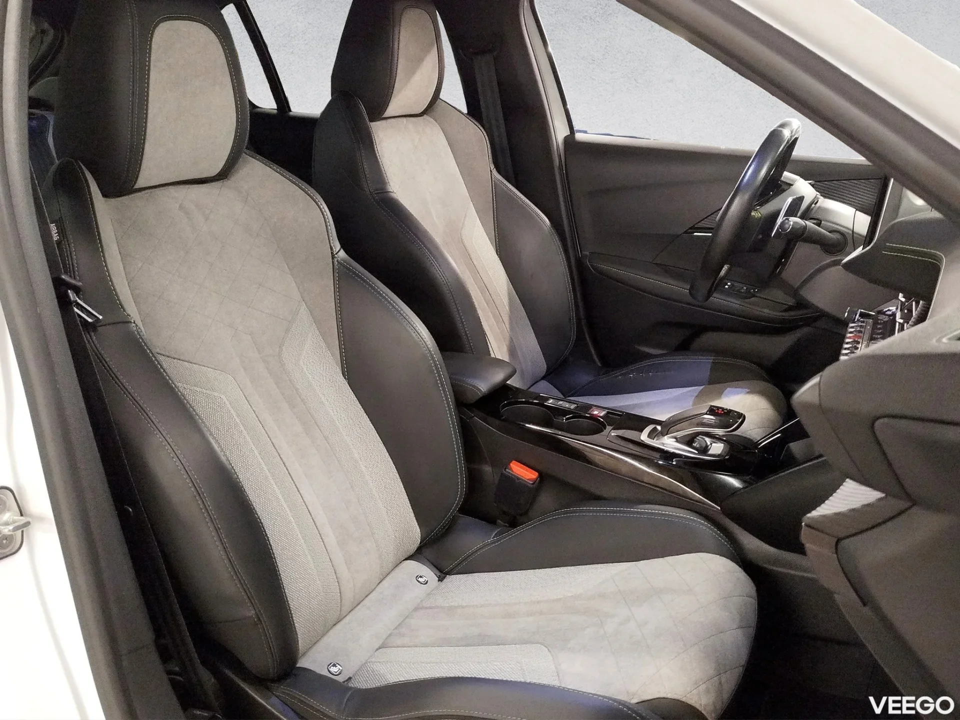 Peugeot 208 GT Pack PureTech 100 AT8 74kW