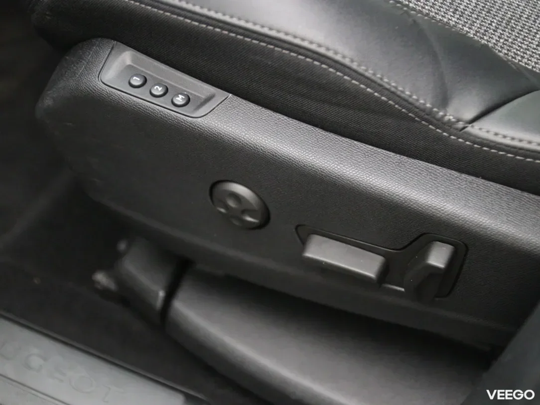 Peugeot 3008 1.2 96kW