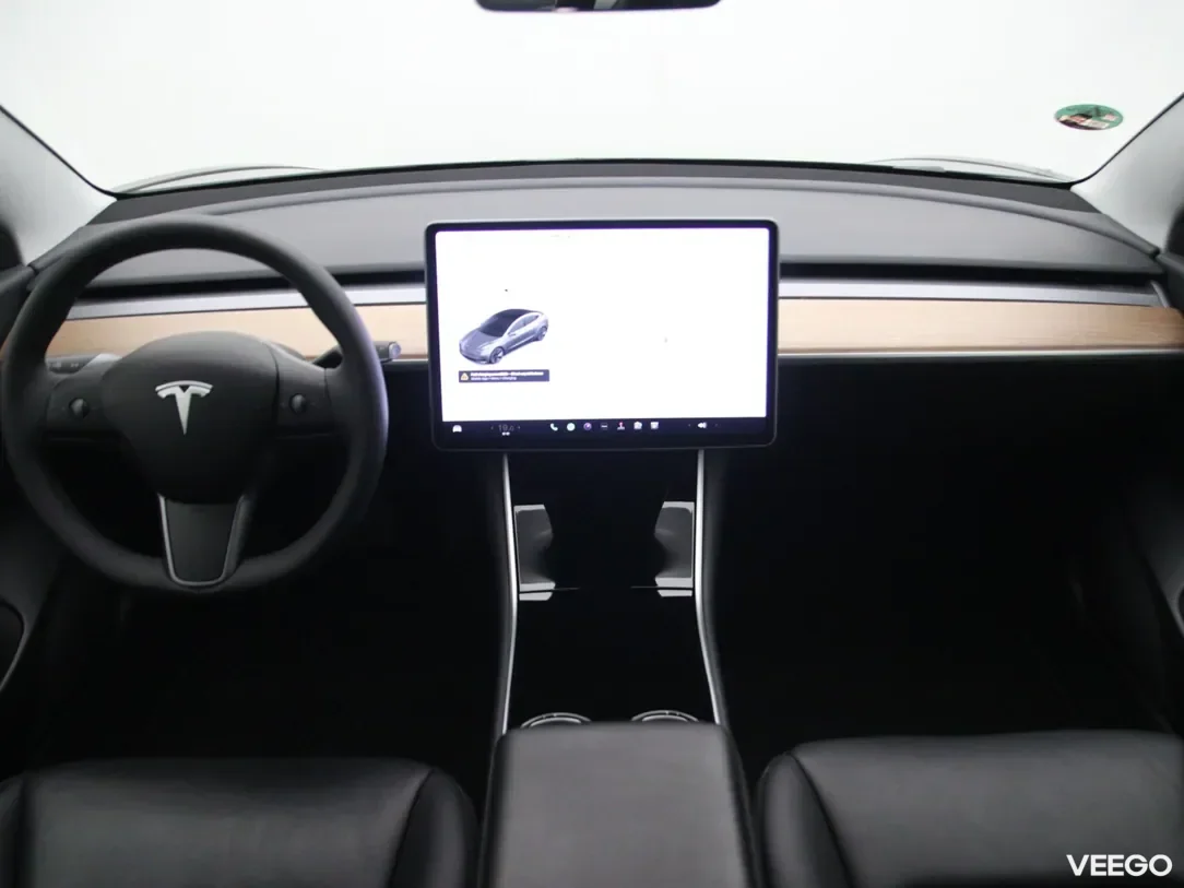 Tesla Model 3 0 239kW