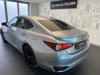 Lexus ES 300h - 131kW thumbnail