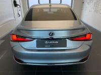 Lexus ES 300h - 131kW thumbnail