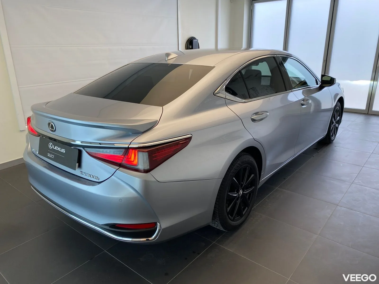 Lexus ES 300h - 131kW