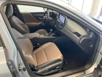 Lexus ES 300h - 131kW thumbnail