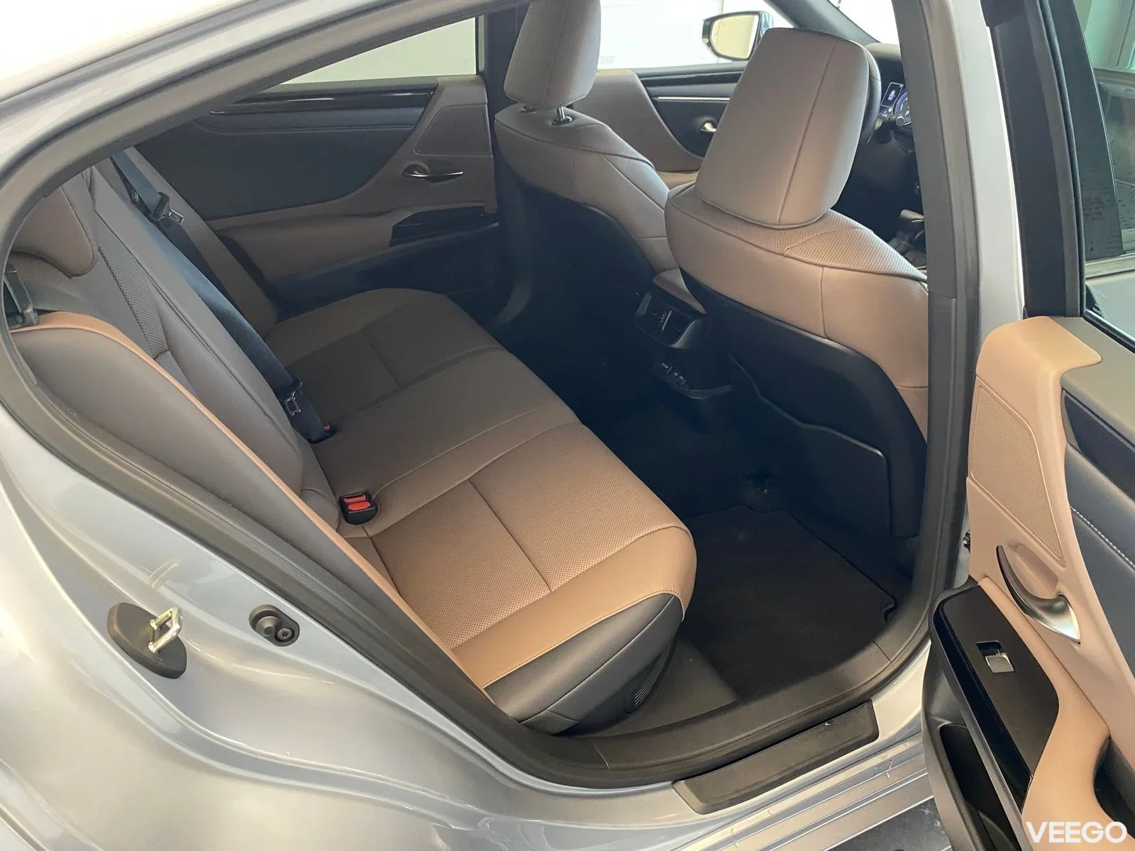 Lexus ES 300h - 131kW