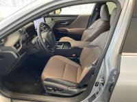 Lexus ES 300h - 131kW thumbnail