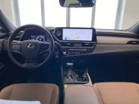 Lexus ES 300h - 131kW thumbnail