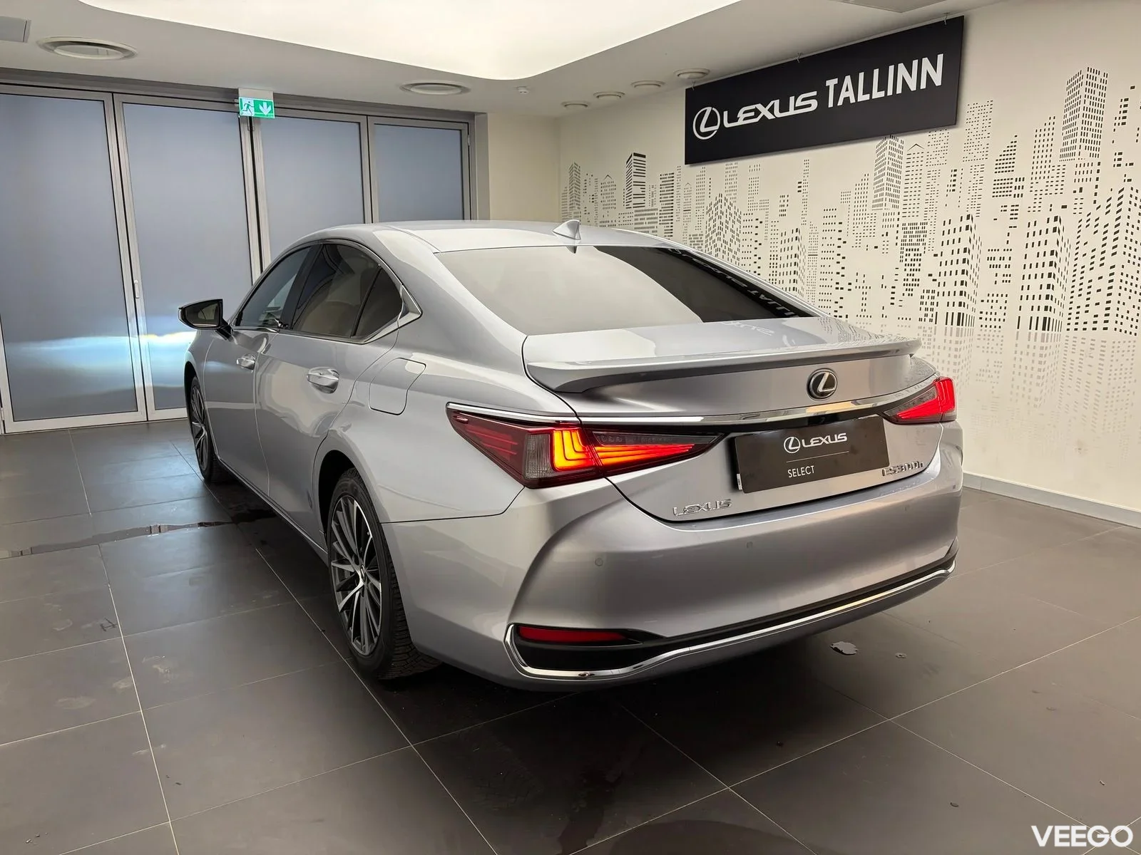 Lexus ES 300h - 131kW