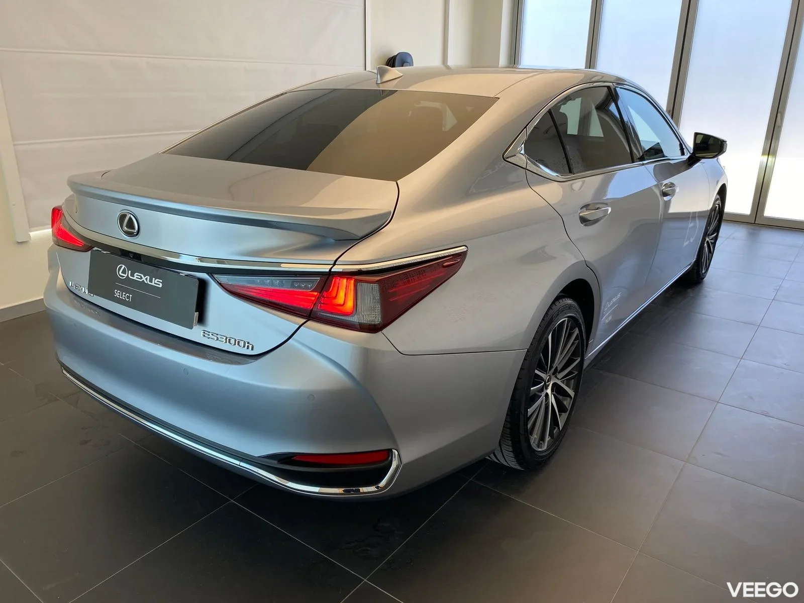 Lexus ES 300h - 131kW