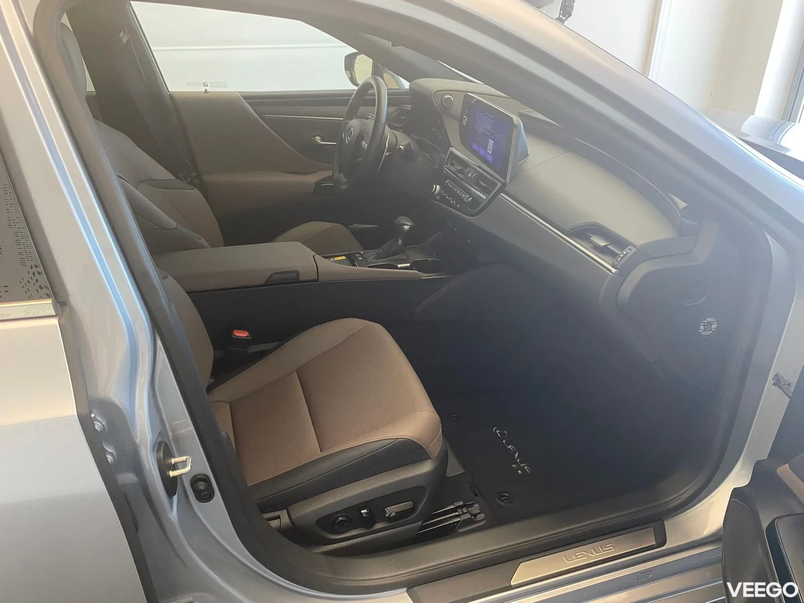 Lexus ES 300h - 131kW