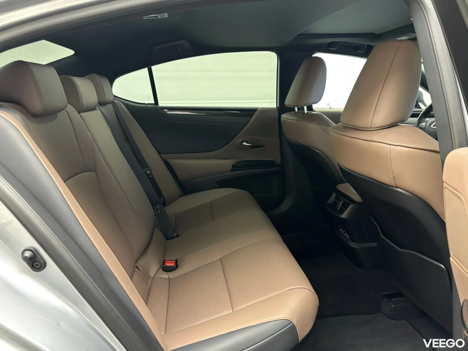 Lexus ES 300h - 131kW