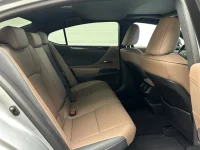 Lexus ES 300h - 131kW thumbnail