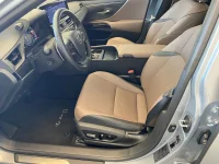 Lexus ES 300h - 131kW thumbnail