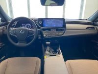 Lexus ES 300h - 131kW thumbnail
