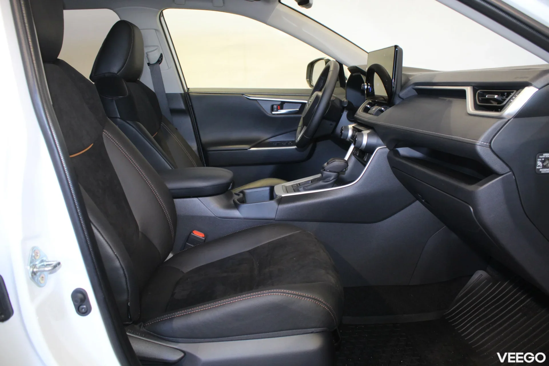 Toyota RAV4 Luxury Limited 2.5 131kW