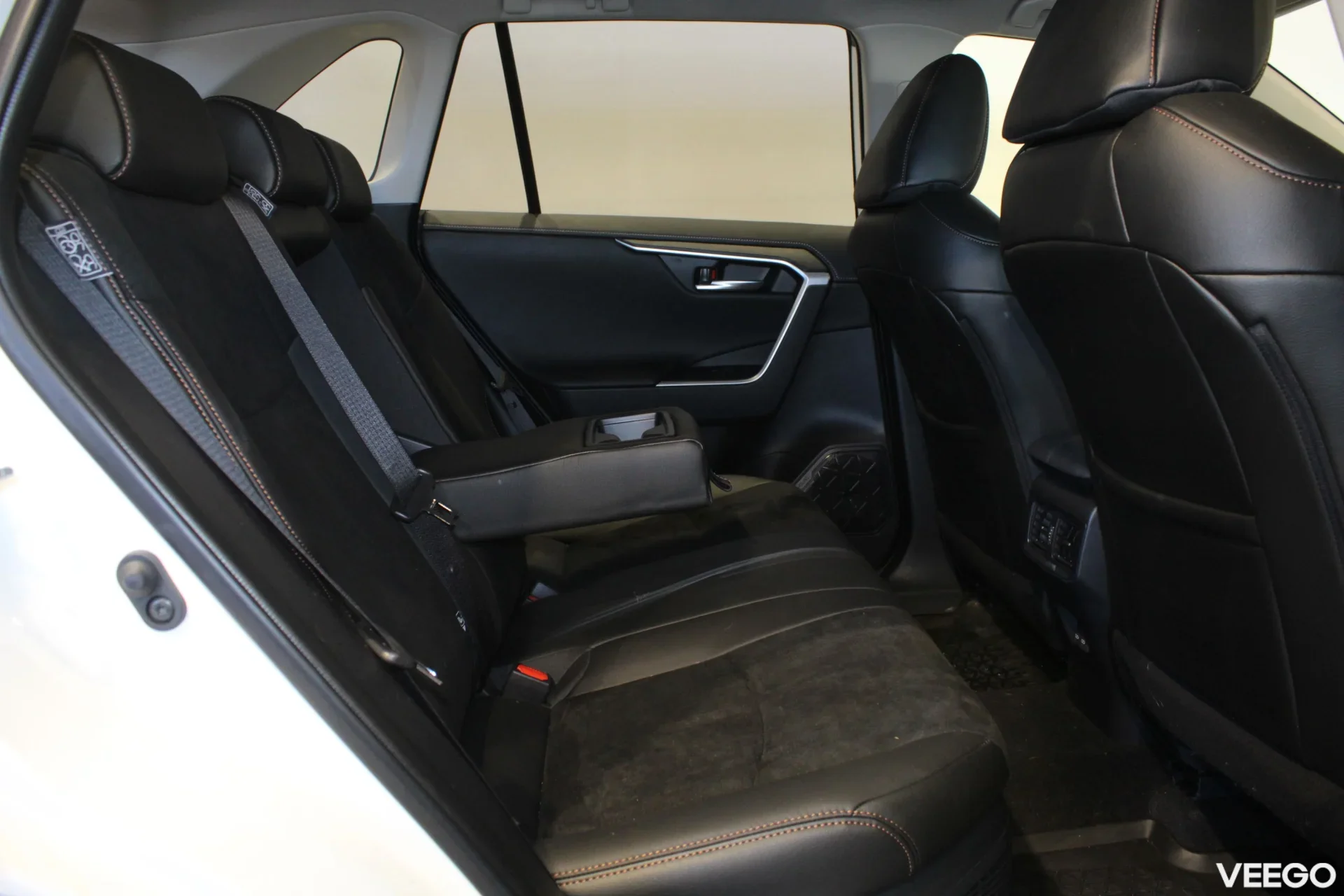 Toyota RAV4 Luxury Limited 2.5 131kW