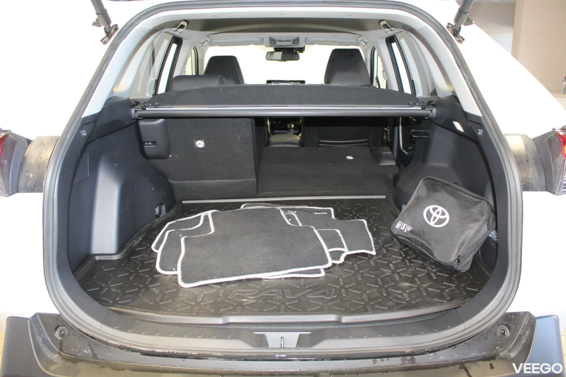 Toyota RAV4 Luxury Limited 2.5 131kW