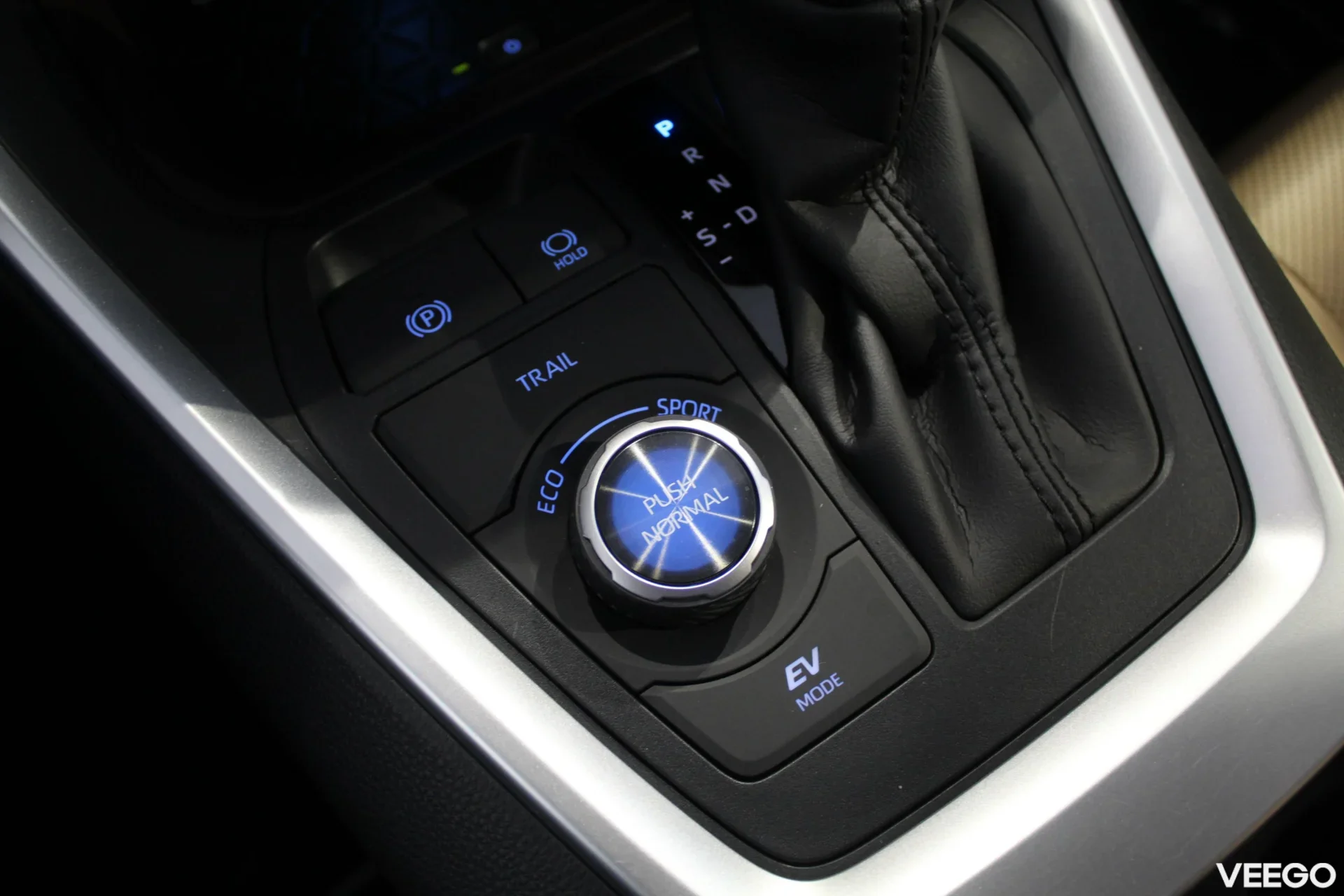 Toyota RAV4 Premium AWD 2.5 131kW