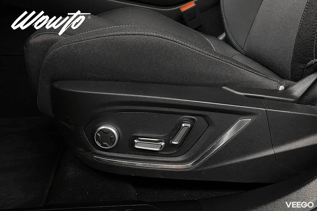 Lynk & Co 01 PHEV DCT 261HK /Drag /Pano /Infinity /360 /Moms 192kW